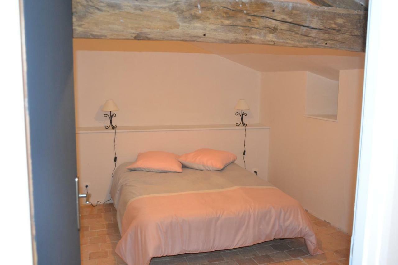 Gite Au Haras Les Aubiers Exterior photo